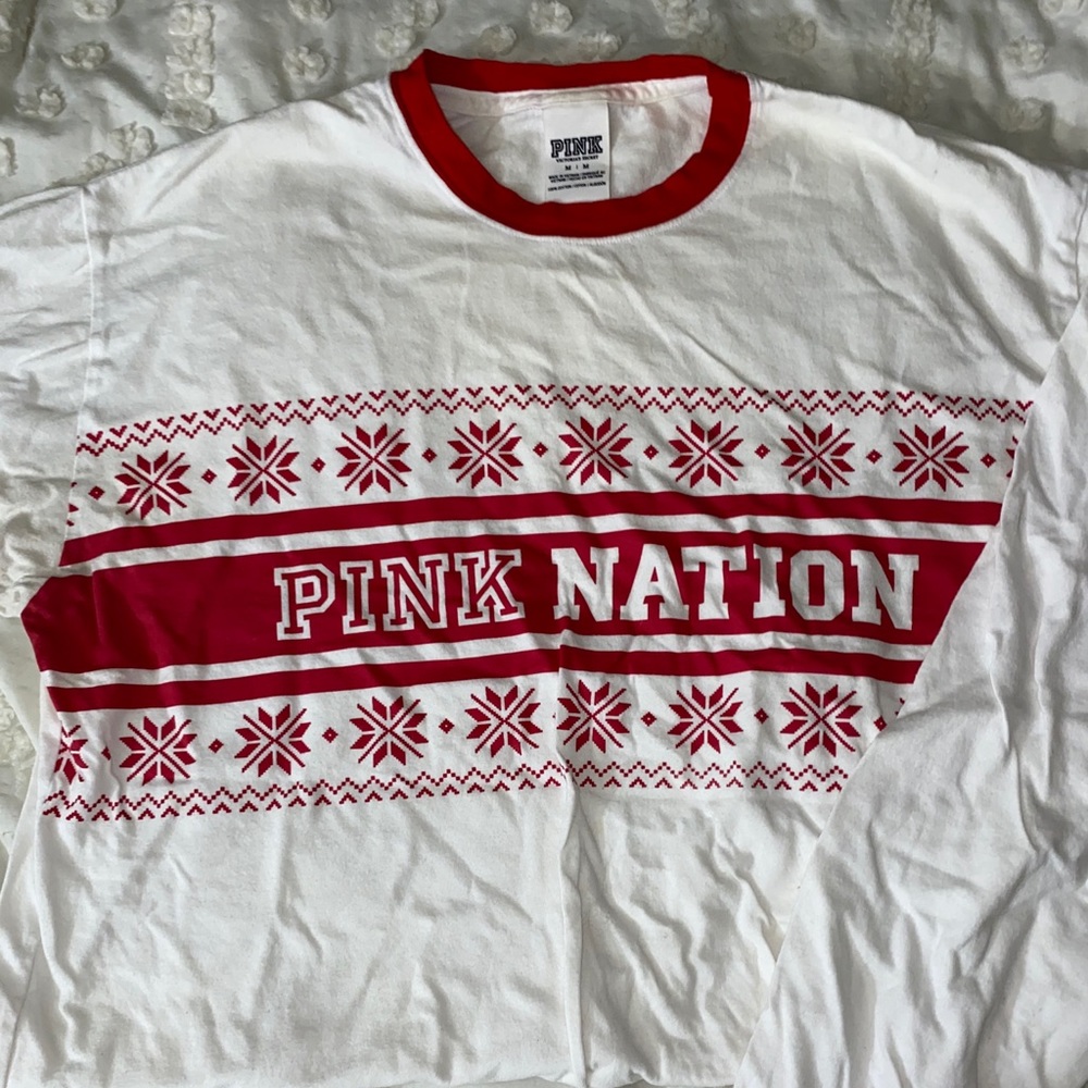 VS Pink long sleeve holiday shirt